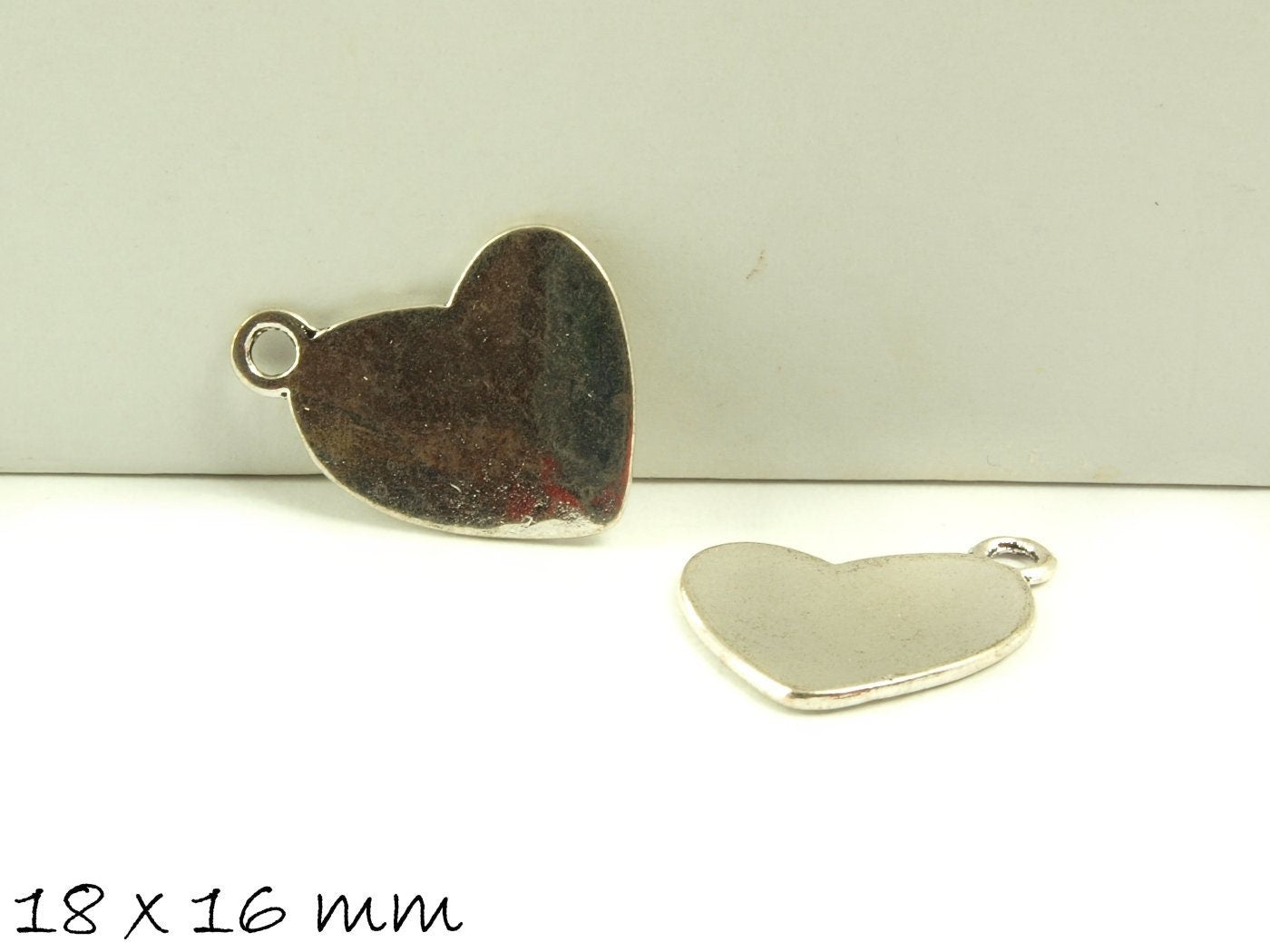 10 Stück Anhänger Stempel Plättchen Herz silber Ø 16 x 18 mm Rohling