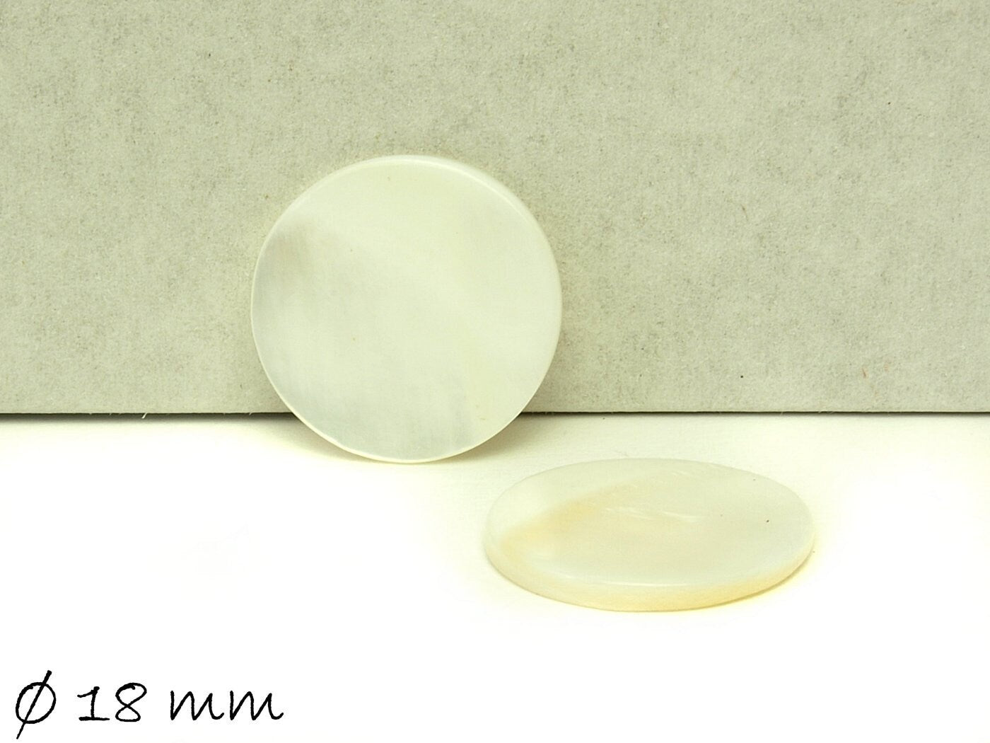 2 Stück Cabochons, Perlmutt, 18 mm, weiß