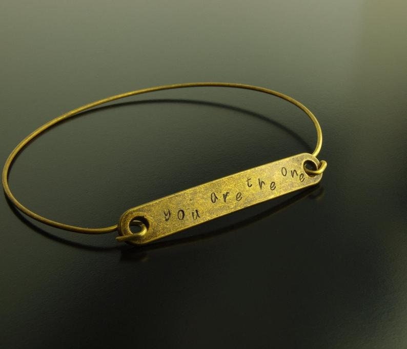 Armreif Name Datum Text gestempelt bronze Armband Wunsch Gravur