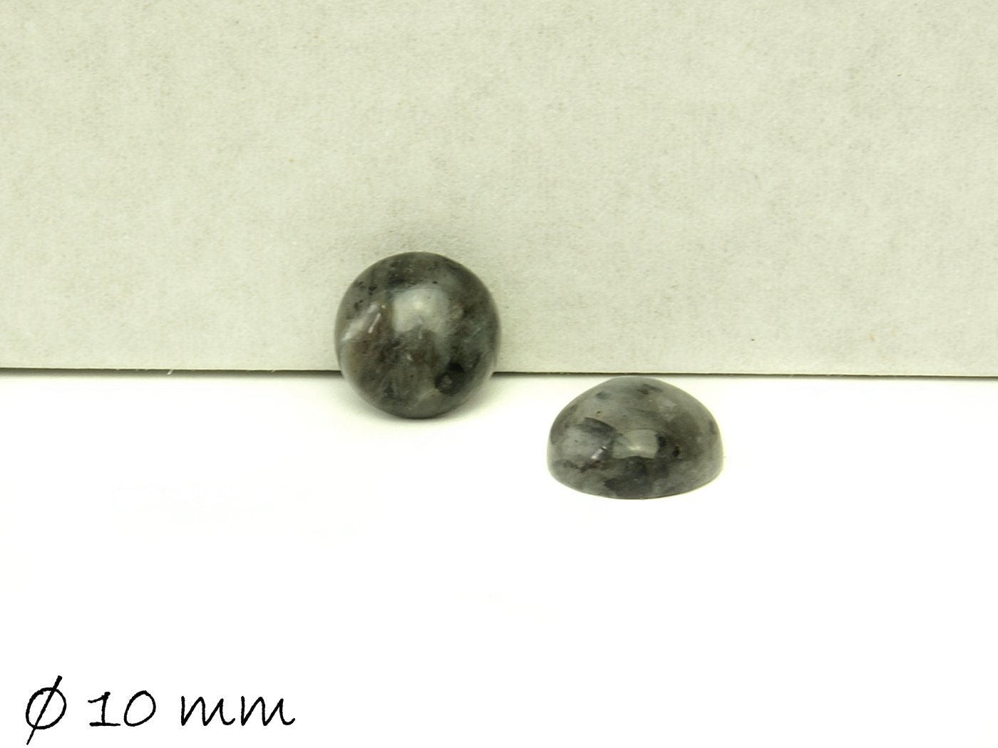 2 Stück Edelstein Cabochons Larvikit, rund, Ø 10 mm grau 2 Stück Edelstein