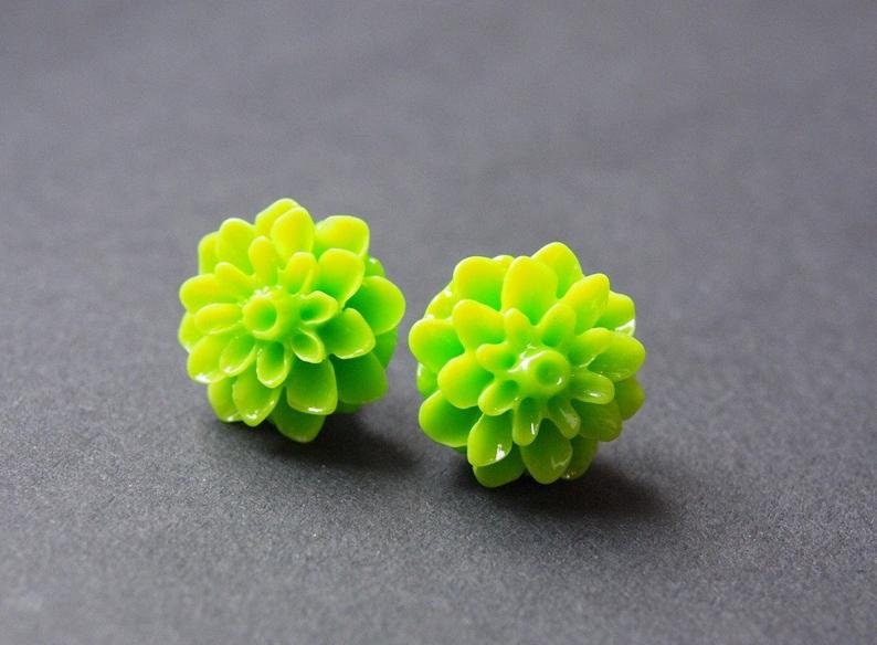 Ohrstecker nach Wahl Chrysantheme Blume Blüte Resin lila blau türkis grün Ohrringe Juvelato