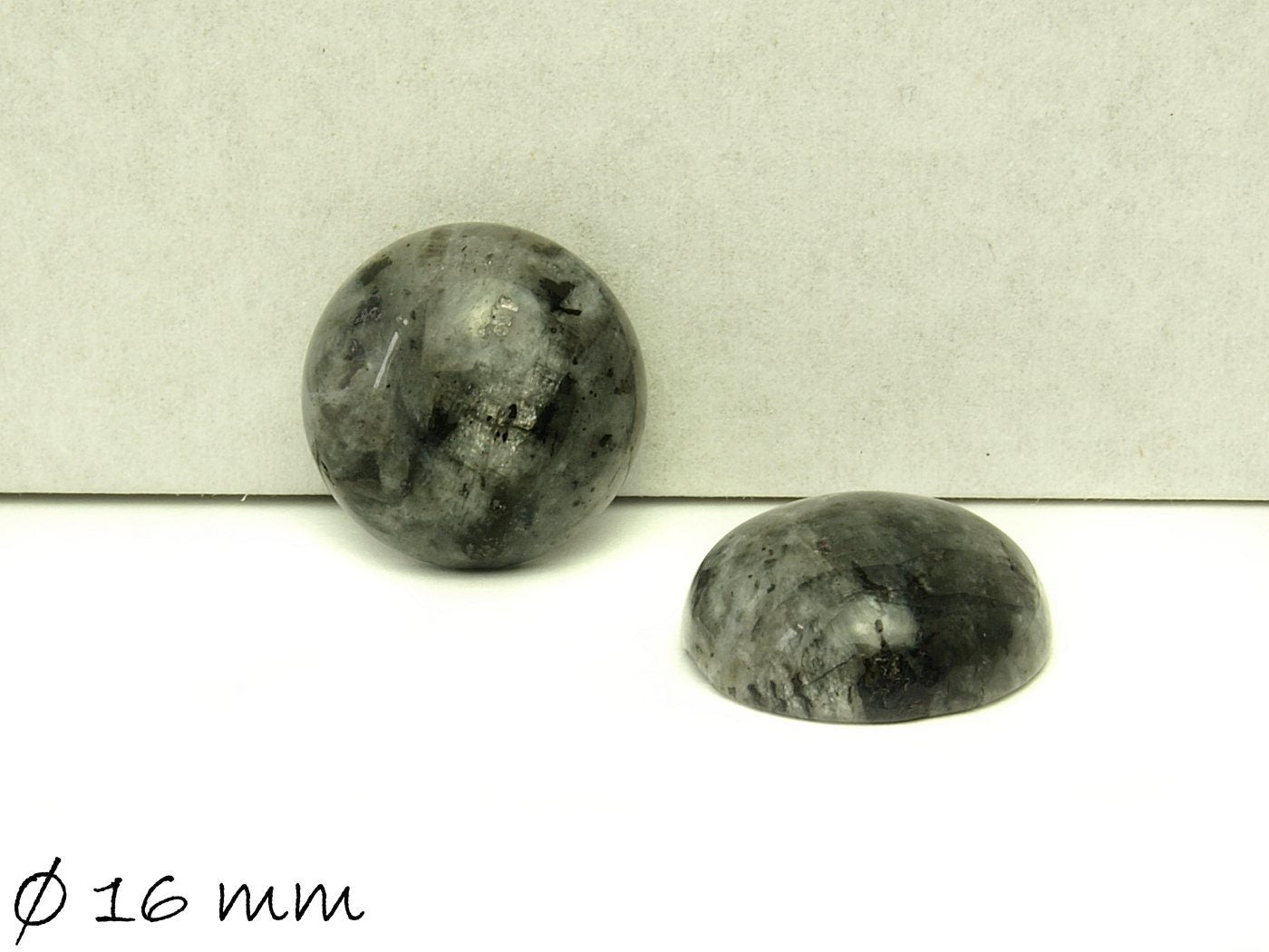 2 Stück Cabochon Larvikit, rund, Ø 16 mm grau Edelstein