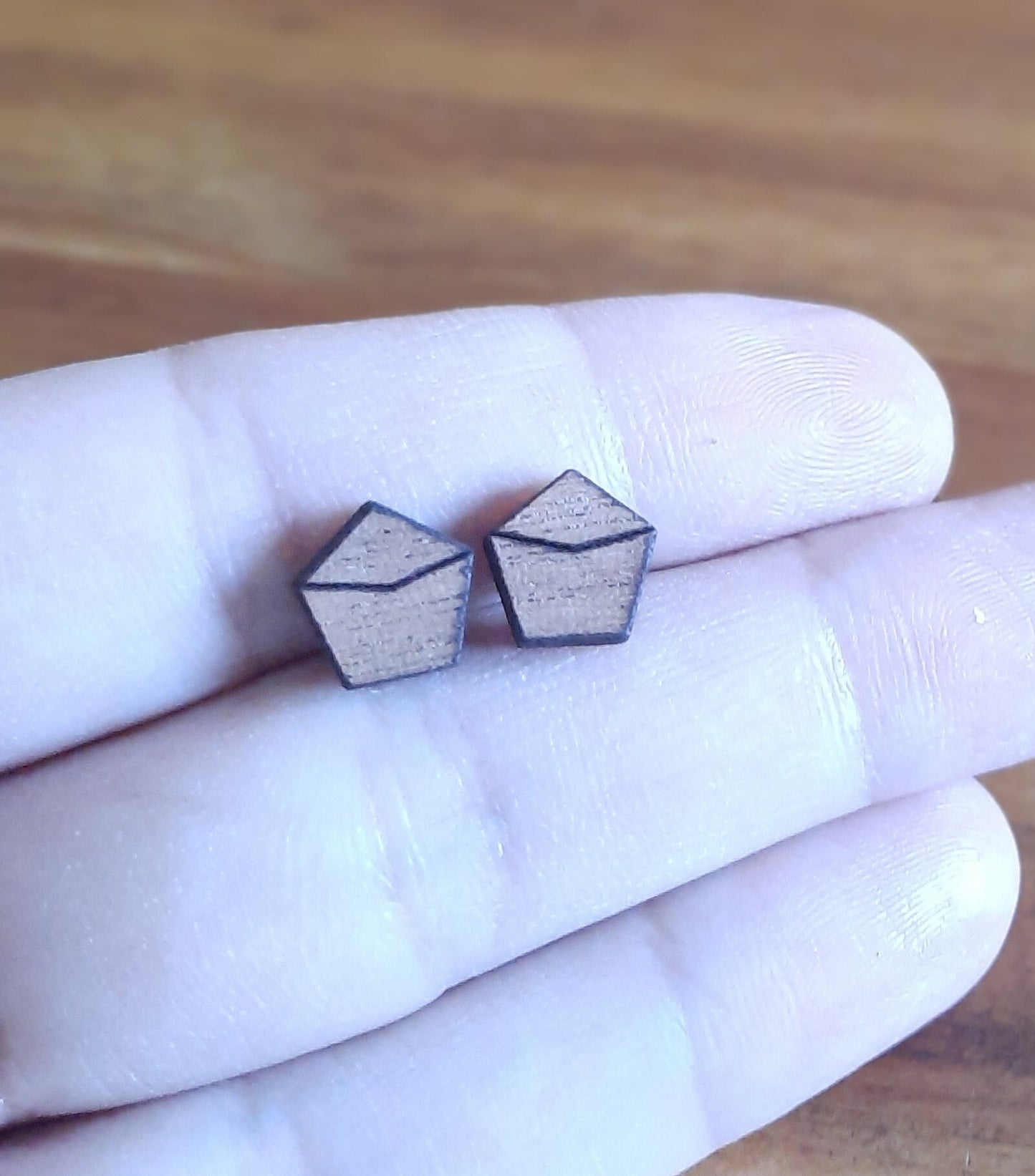 Ohrstecker nach Wahl Fünfeck mit Muster Dreieck geometrisch Pentagon Holz Ohrringe