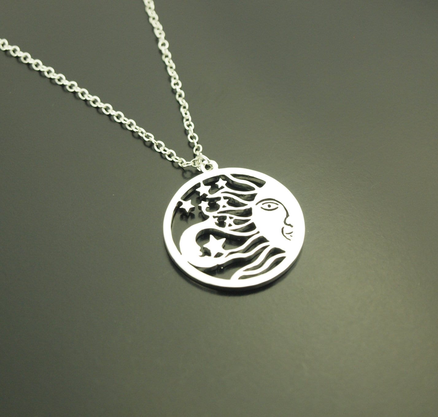 Kette Sonne Mond und Sterne Gesicht Natur Himmel Nacht Kreis rund Anhänger silbern