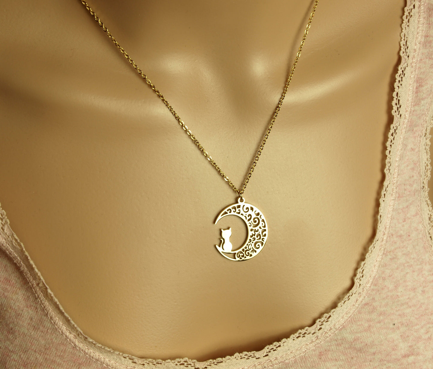 Kette Katze auf Mond Nacht Himmel verziert Ornamente Orient sitzen Edelstahl Anhänger golden
