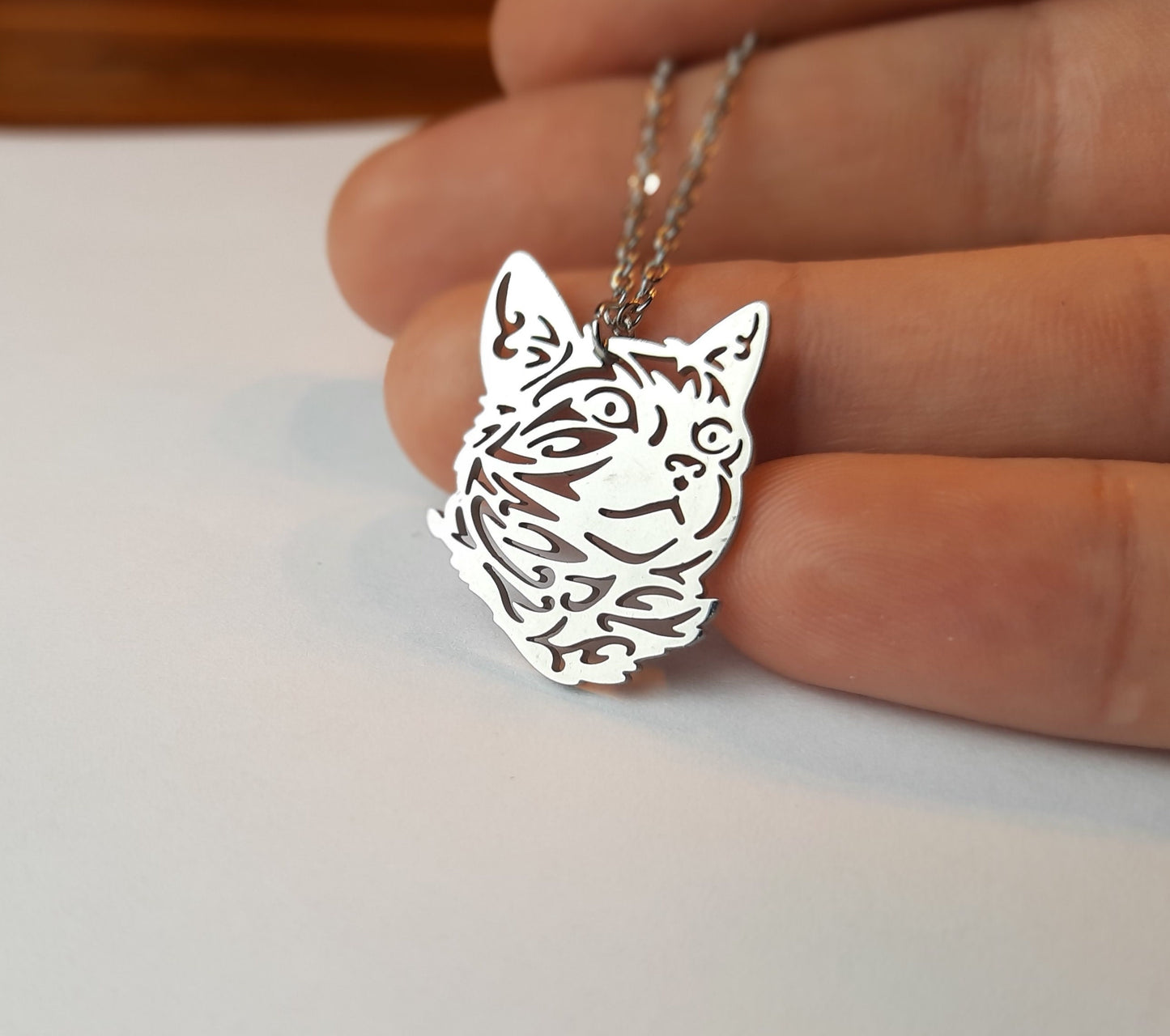 Kette Katze filigran verziert Edelstahl silbern