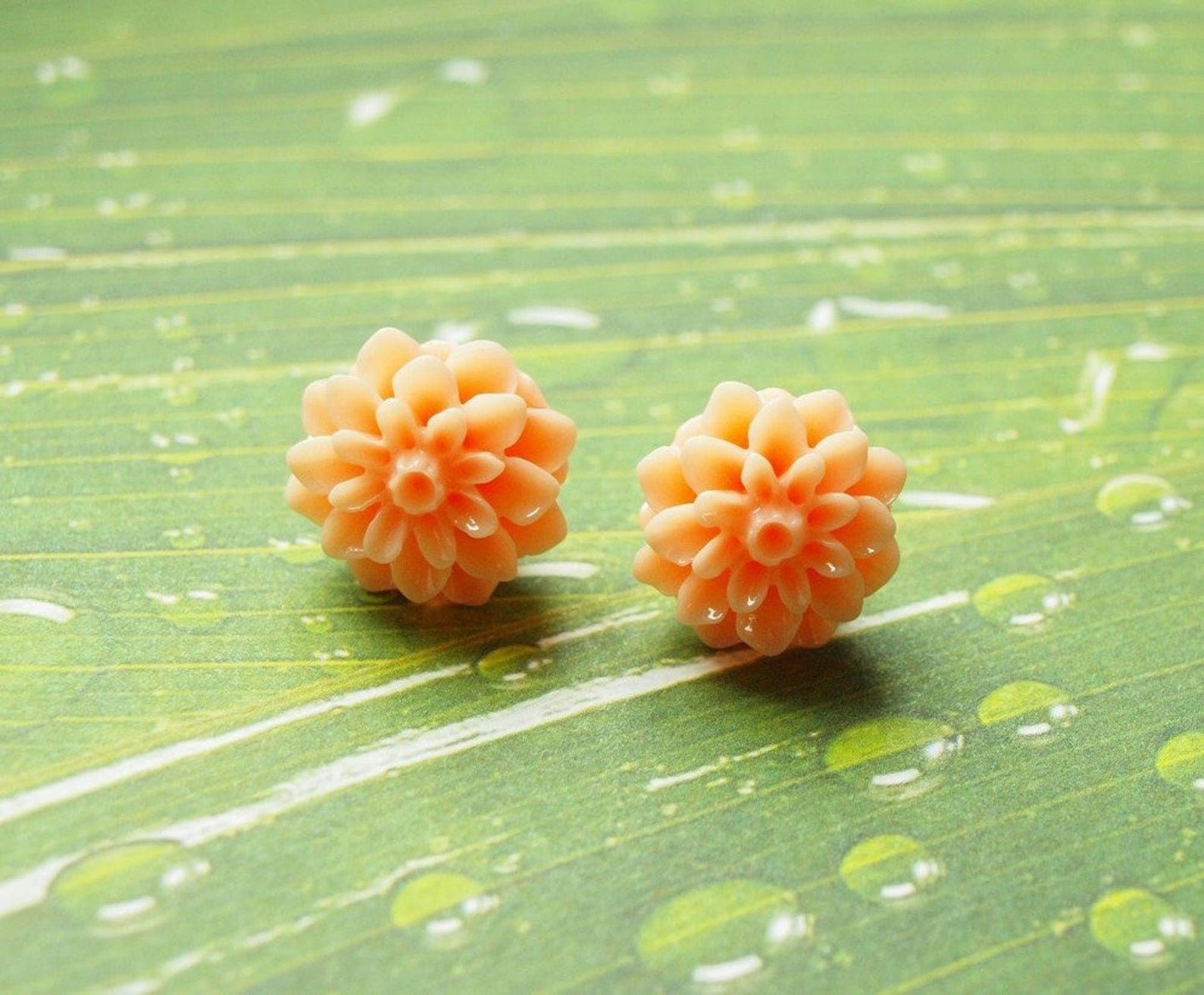 Ohrstecker Chrysantheme Blume Blüte Farbe nach Wahl türkis blau beige rosa pfirsich orange Ohrringe Juvelato