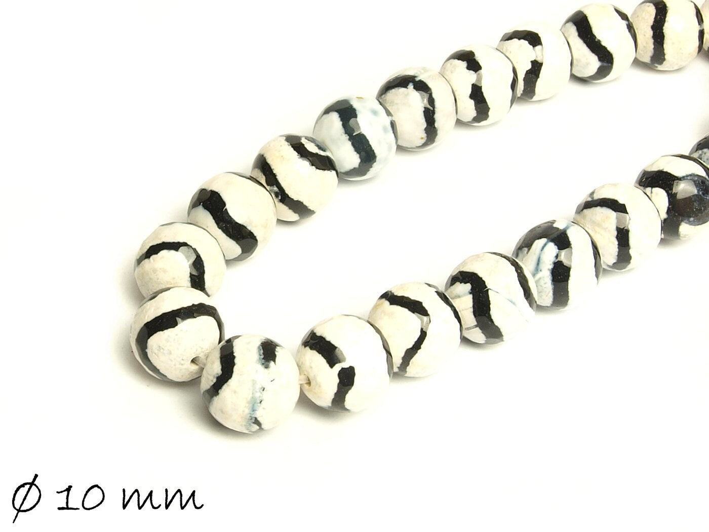 10 Stück Achatperlen, Schwarz-weiß gestreift, facettiert, Ø 10 mm