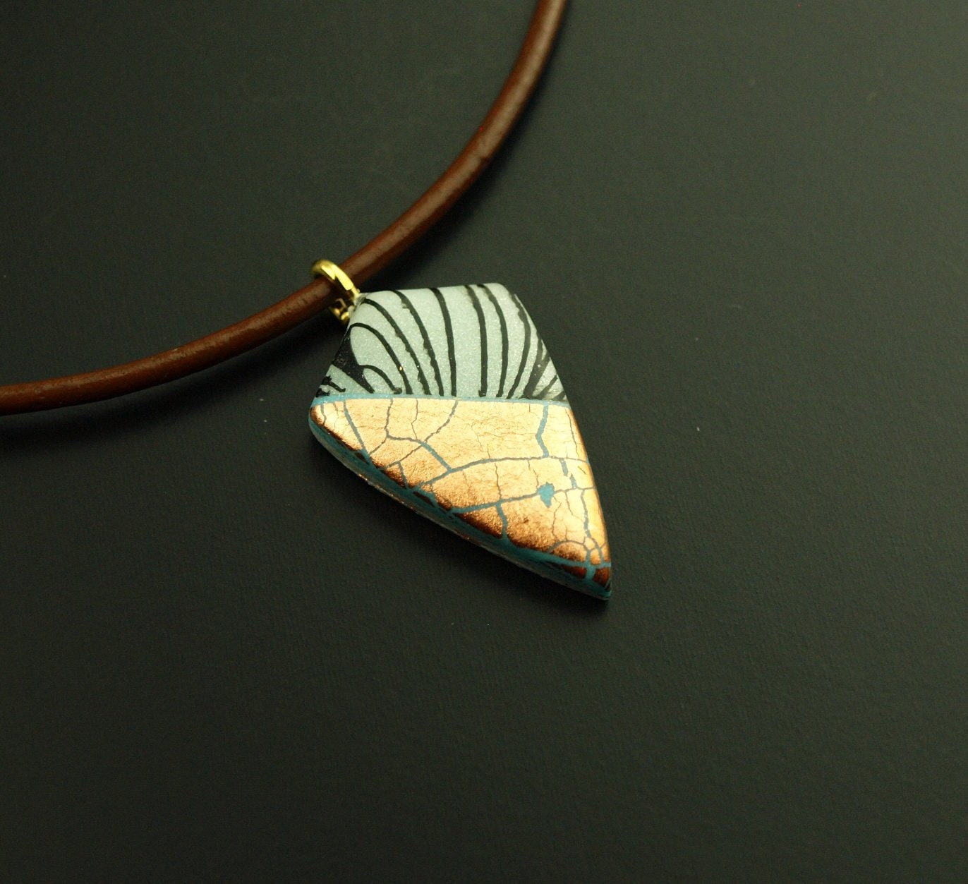Surferkette grau schwarz kupfer Blätter Blüten retro Lederkette Polymer Clay Kette Muster nach Wahl