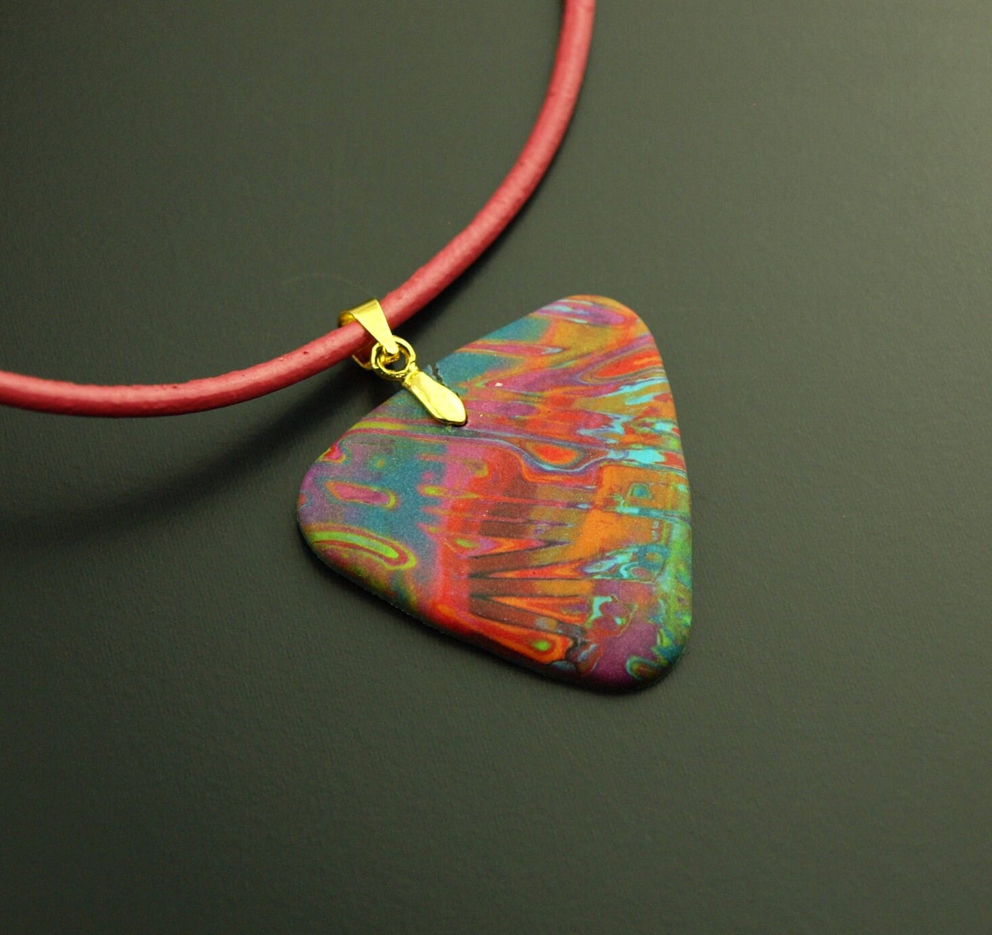 Kette Leder Dreieck Polymer Clay farbig bunt Regenbogen retro Muster nach Wahl
