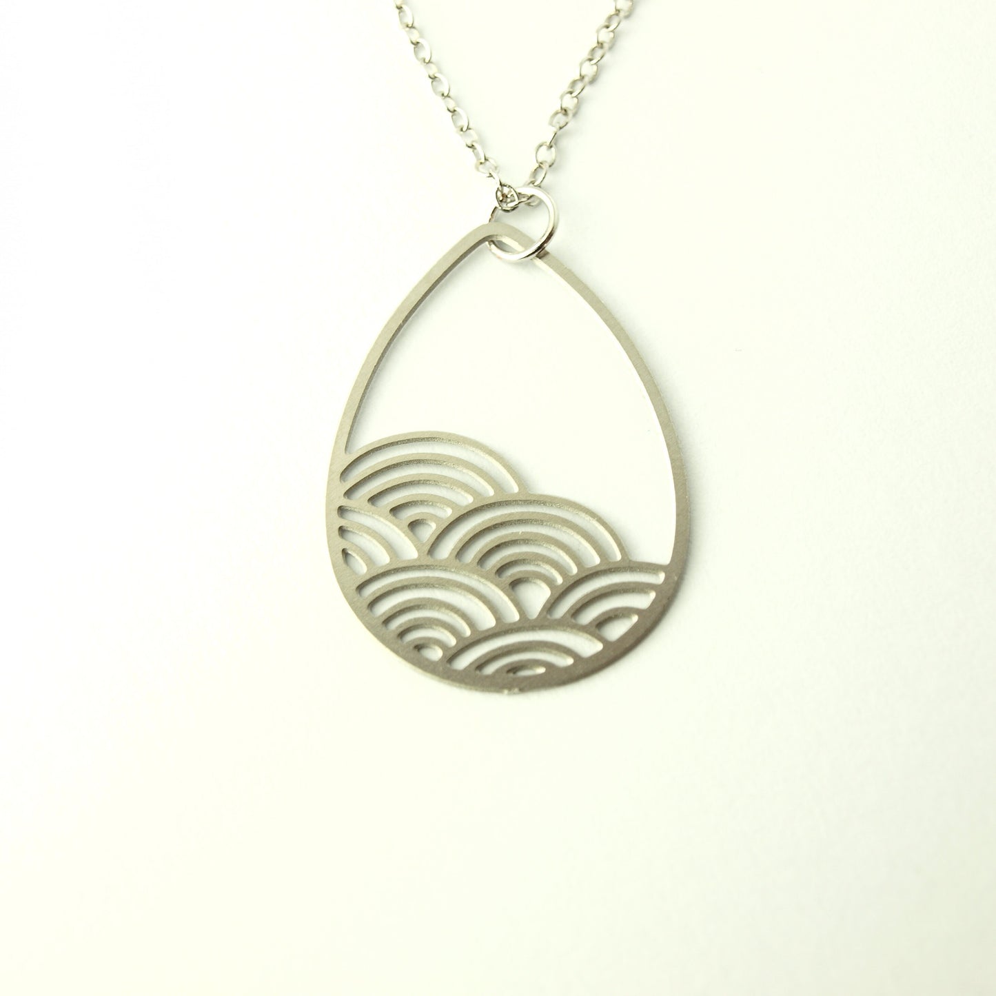 Kette Edelstahl Tropfen retro Muster Wellenmuster Anhänger geometrisch silbern