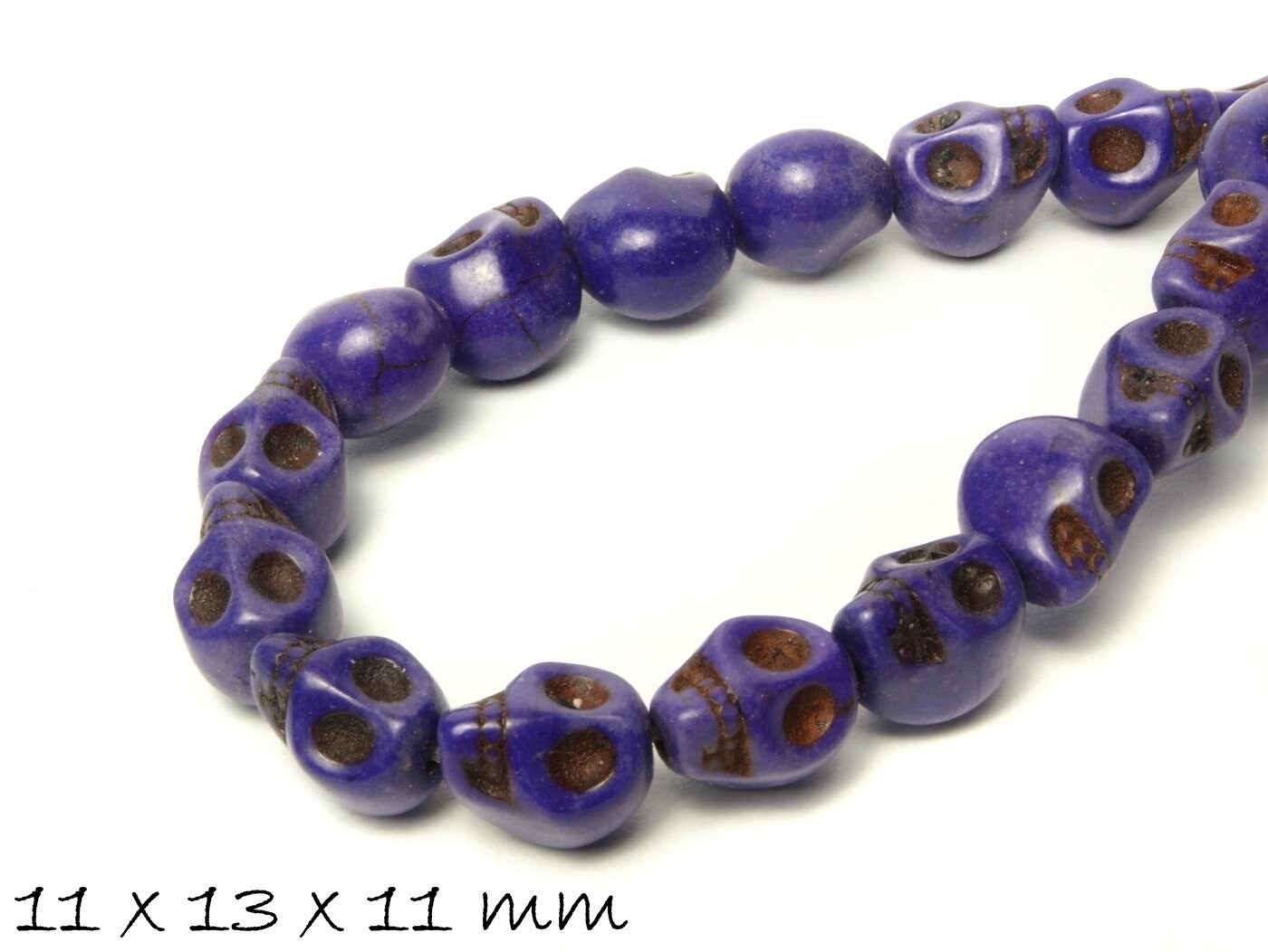 10 Stück synthetischer Türkis, Totenkopf, 11 x 13 x 11 mm, orange,gelb, lila, grün, pink