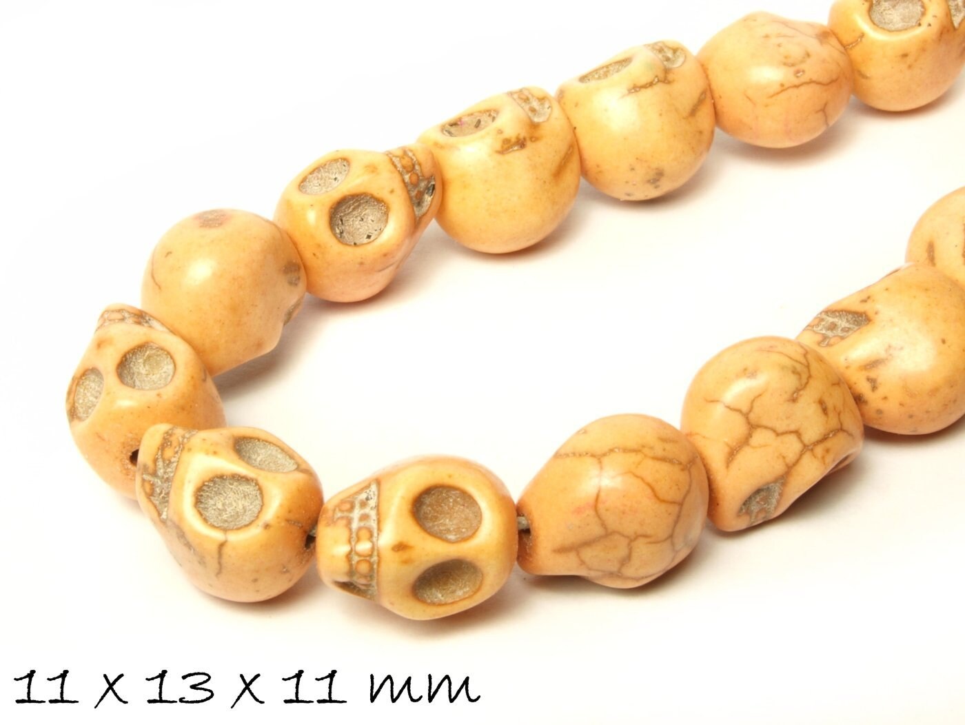10 Stück synthetischer Türkis, Totenkopf, 11 x 13 x 11 mm, orange,gelb, lila, grün, pink
