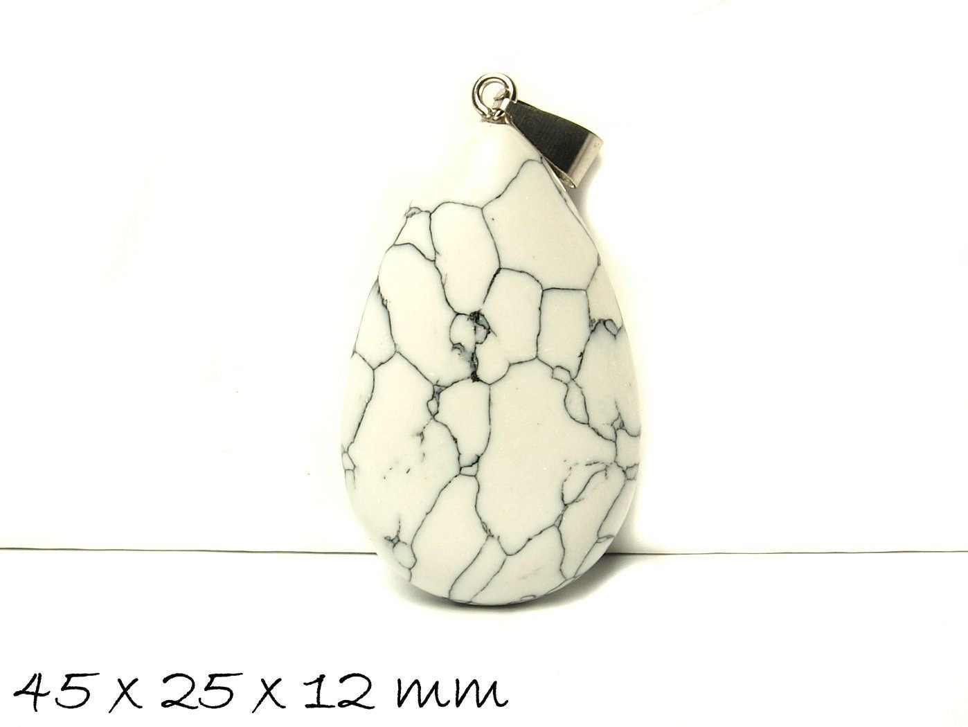 1 Stück Edelstein Anhänger, Tropfen, synthetischer Türkis, 45 x 25 x 12 mm, weiß