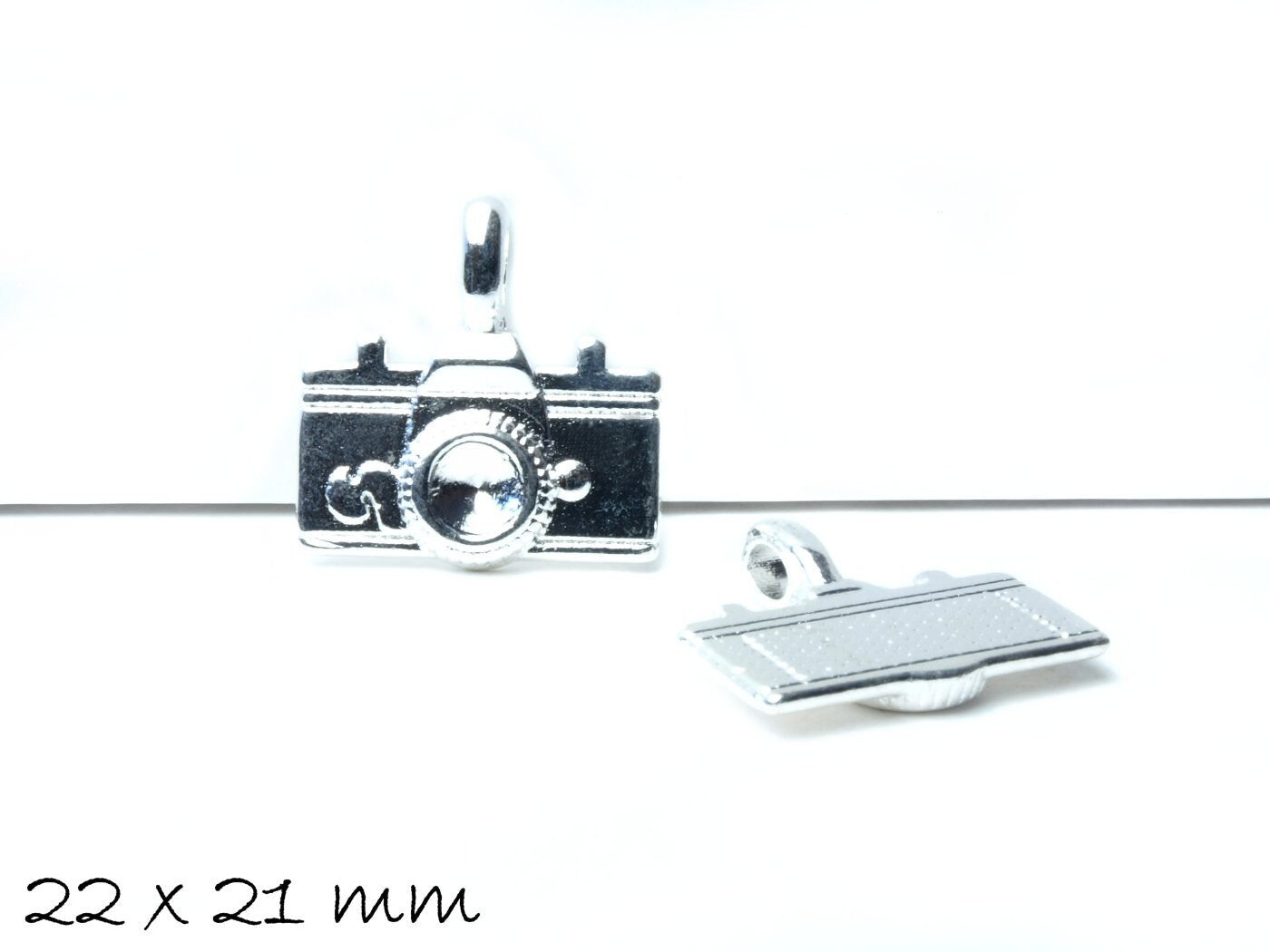 6 Stück Anhänger Fotoapparat in silber, 22 x 21 mm