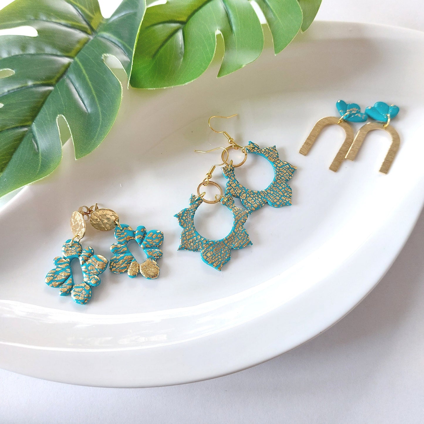 Statement Ohrringe Polymer Clay Blüten blau gold nach Wahl