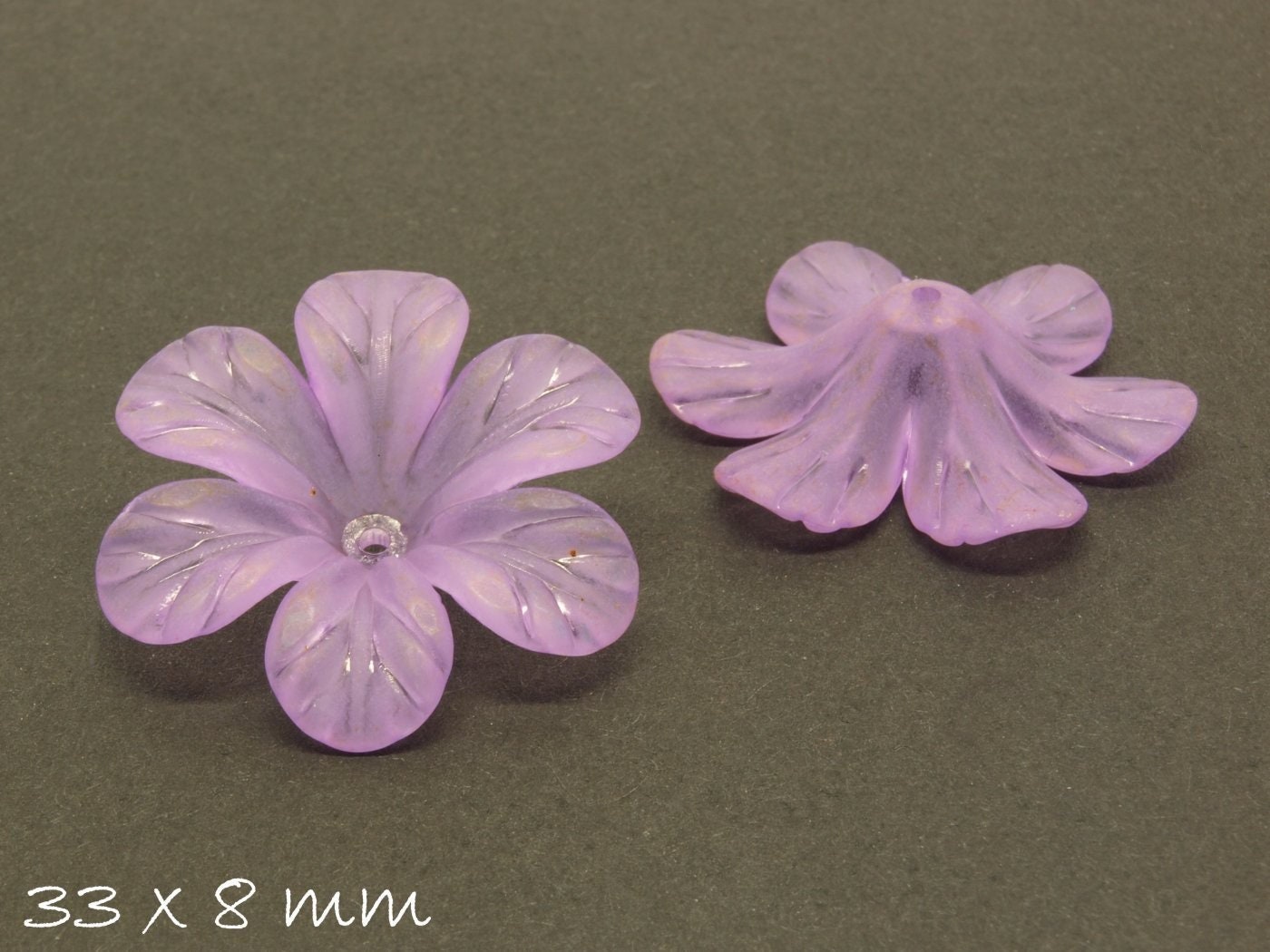 6 Stück gefrostete lucite Acrylblüten, 33 x 8 mm, Lila 2