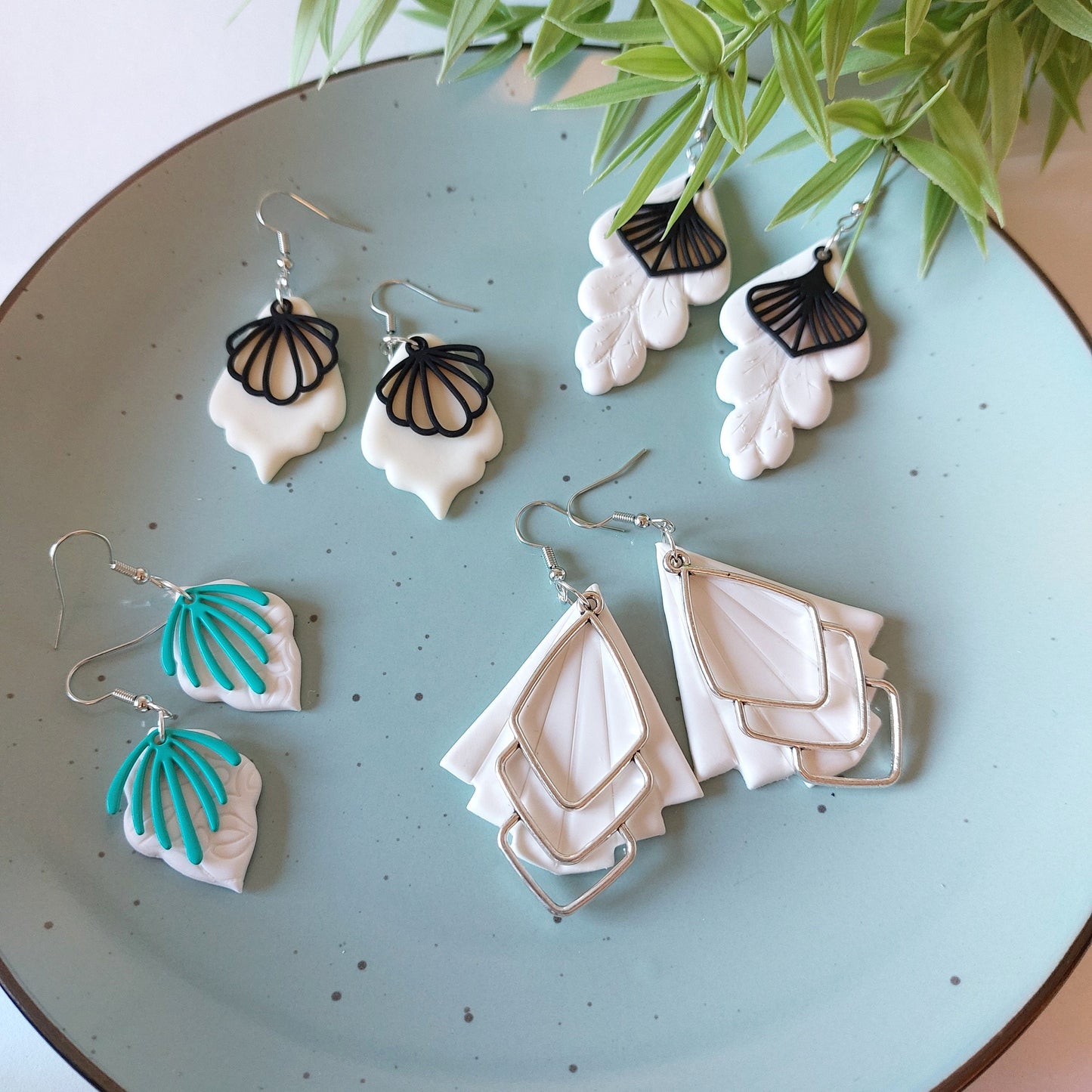 Große Statement Ohrringe Polymer Clay geometrisch weiß blau schwarz nach Wahl