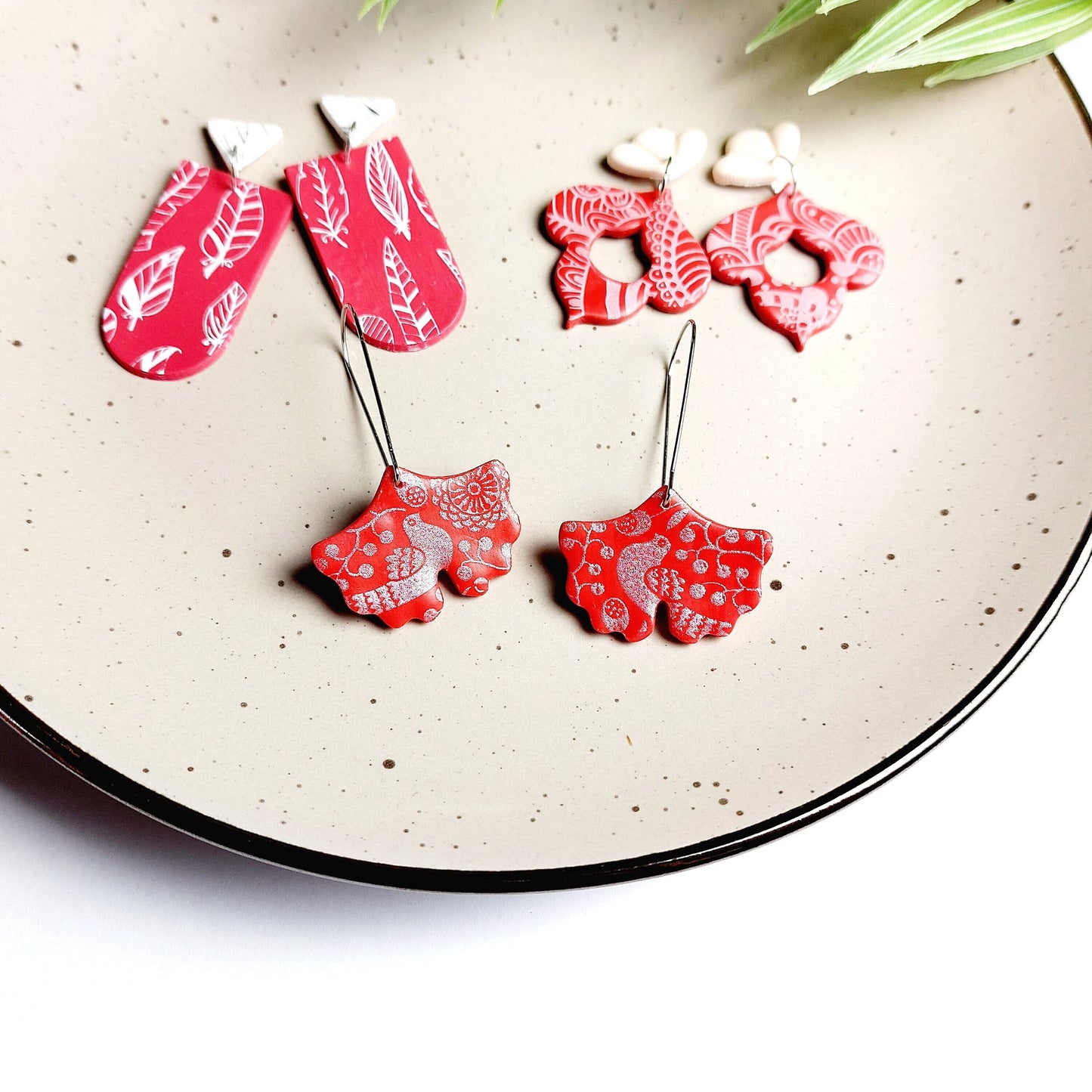 Statement Ohrringe Polymer Clay Blüten Muster weiß rot nach Wahl