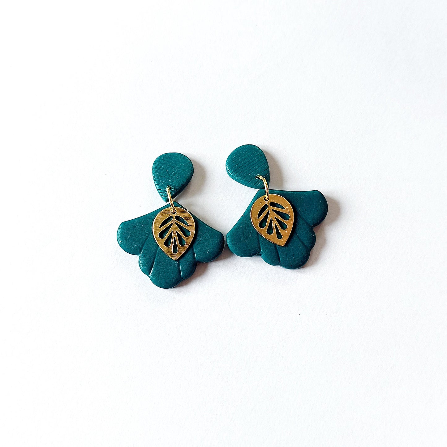 Statement Ohrringe Polymer Clay Blüten Blätter blau grün nach Wahl