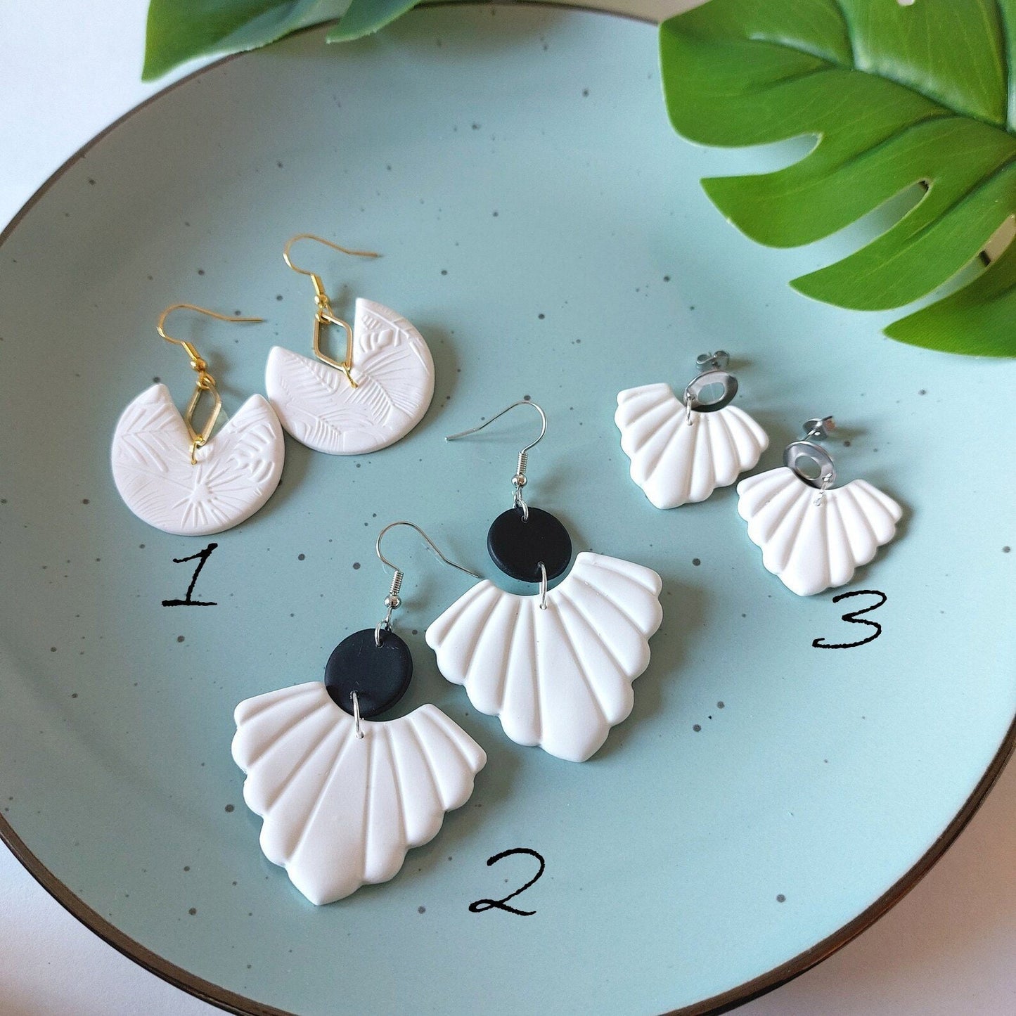 Statement Ohrringe Polymer Clay Blätter weiß schwarz Muschel nach Wahl