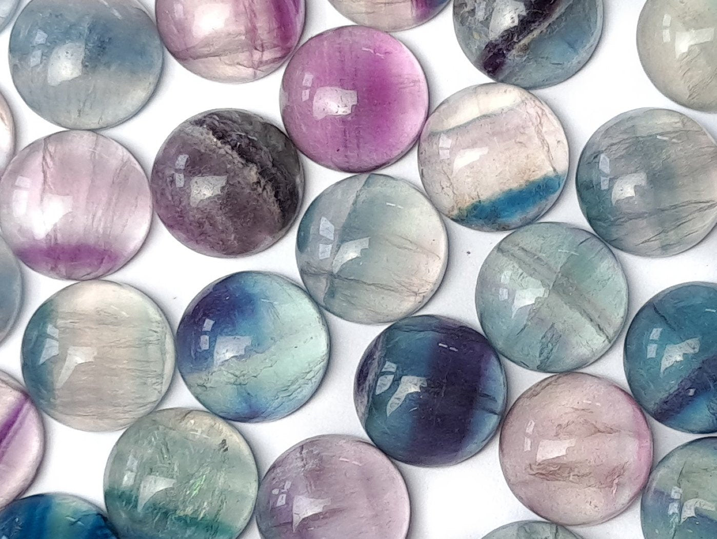 2 Stück Edelstein Cabochons Regenbogen-Fluorit Ø 10 mm
