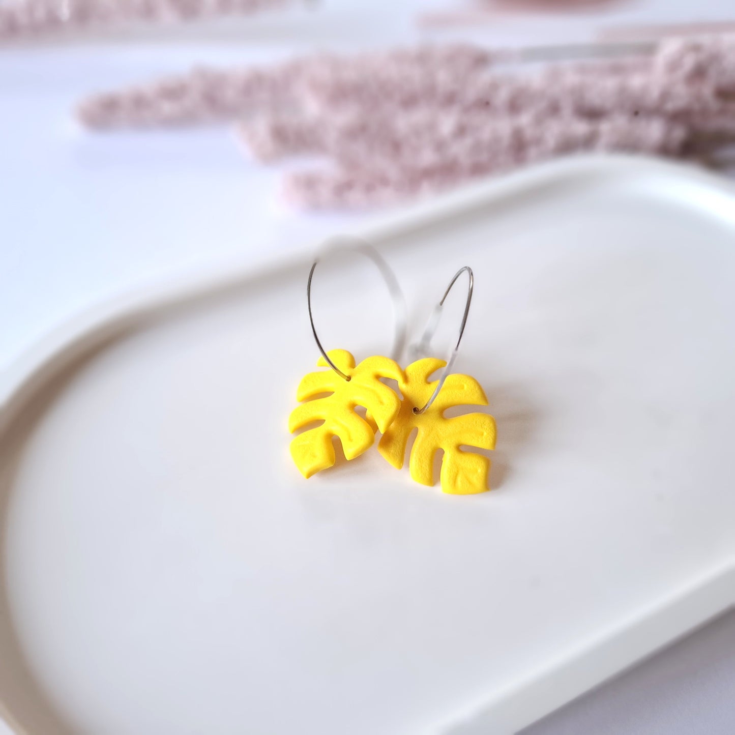 Statement Ohrringe Polymer Clay Monstera Palme Blatt Creole gelb