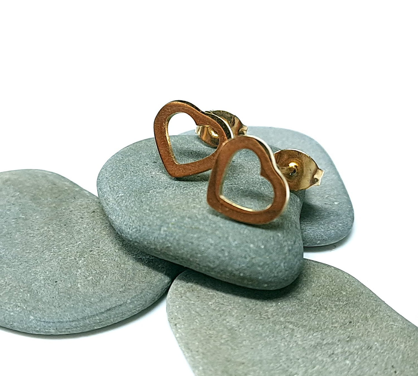 Herz Ohrstecker Gold aus Edelstahl, Kleine Herz Stecker Ohrringe minimal, Zarter Herzschmuck, Geschenk für Sie