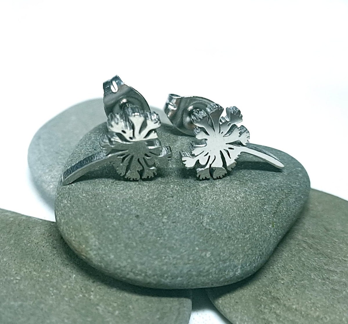 Löwenzahn Ohrstecker Edelstahl – Pusteblume Schmuck ca. 1cm