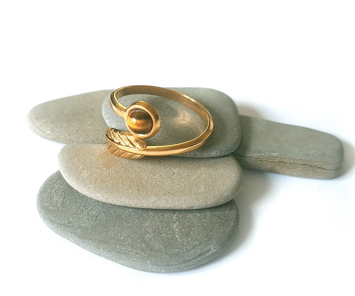 Edelstahl-Ring Blatt mit Tigerauge Gold – Verstellbar (Gr. 17,5)