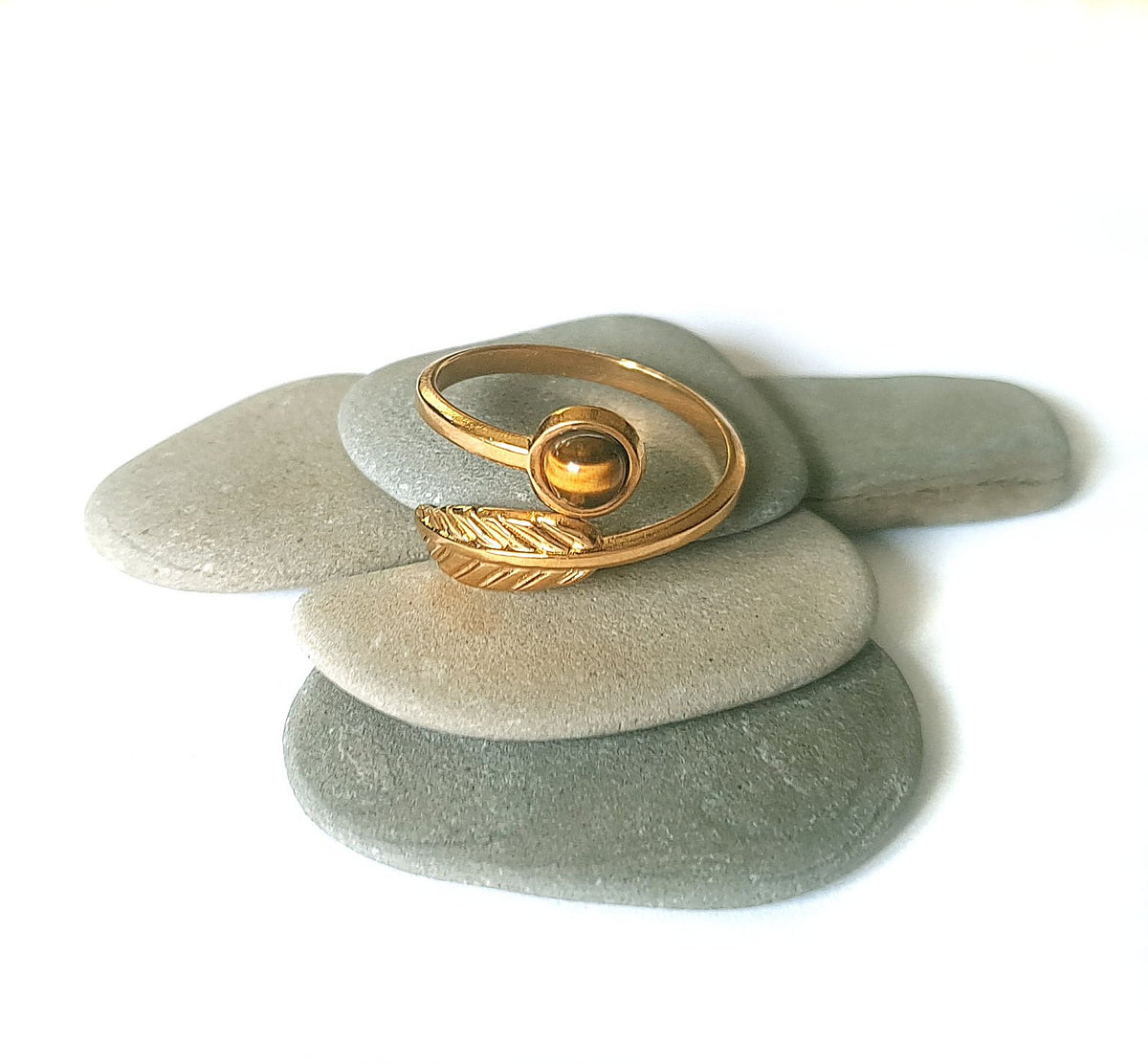 Edelstahl-Ring Blatt mit Tigerauge Gold – Verstellbar (Gr. 17,5)