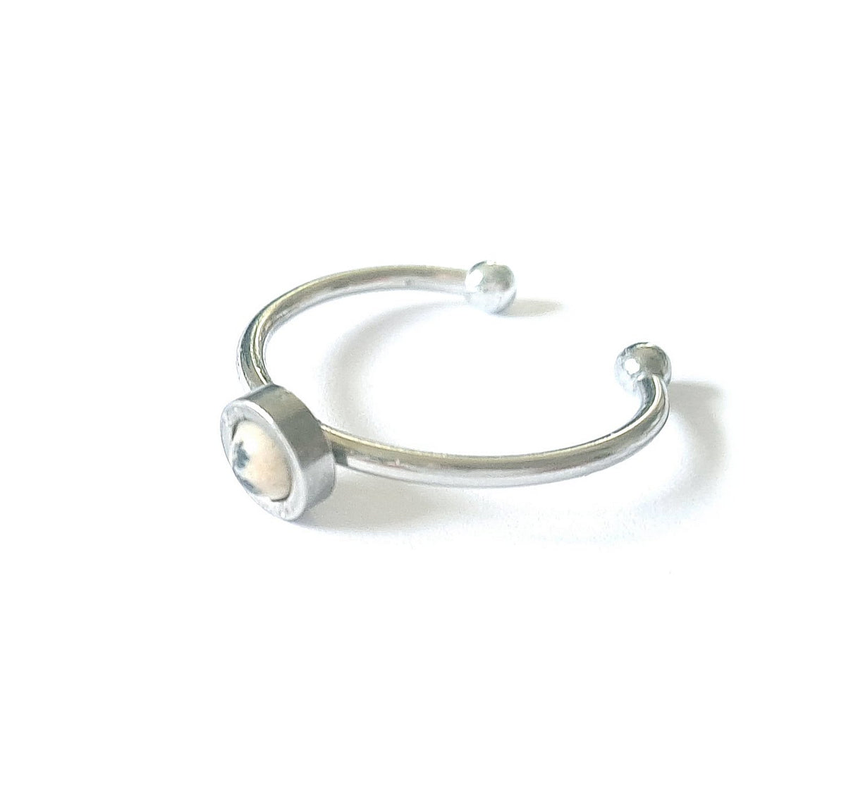 Dalmatiner Jaspis Ring verstellbar aus Edelstahl (4 mm)