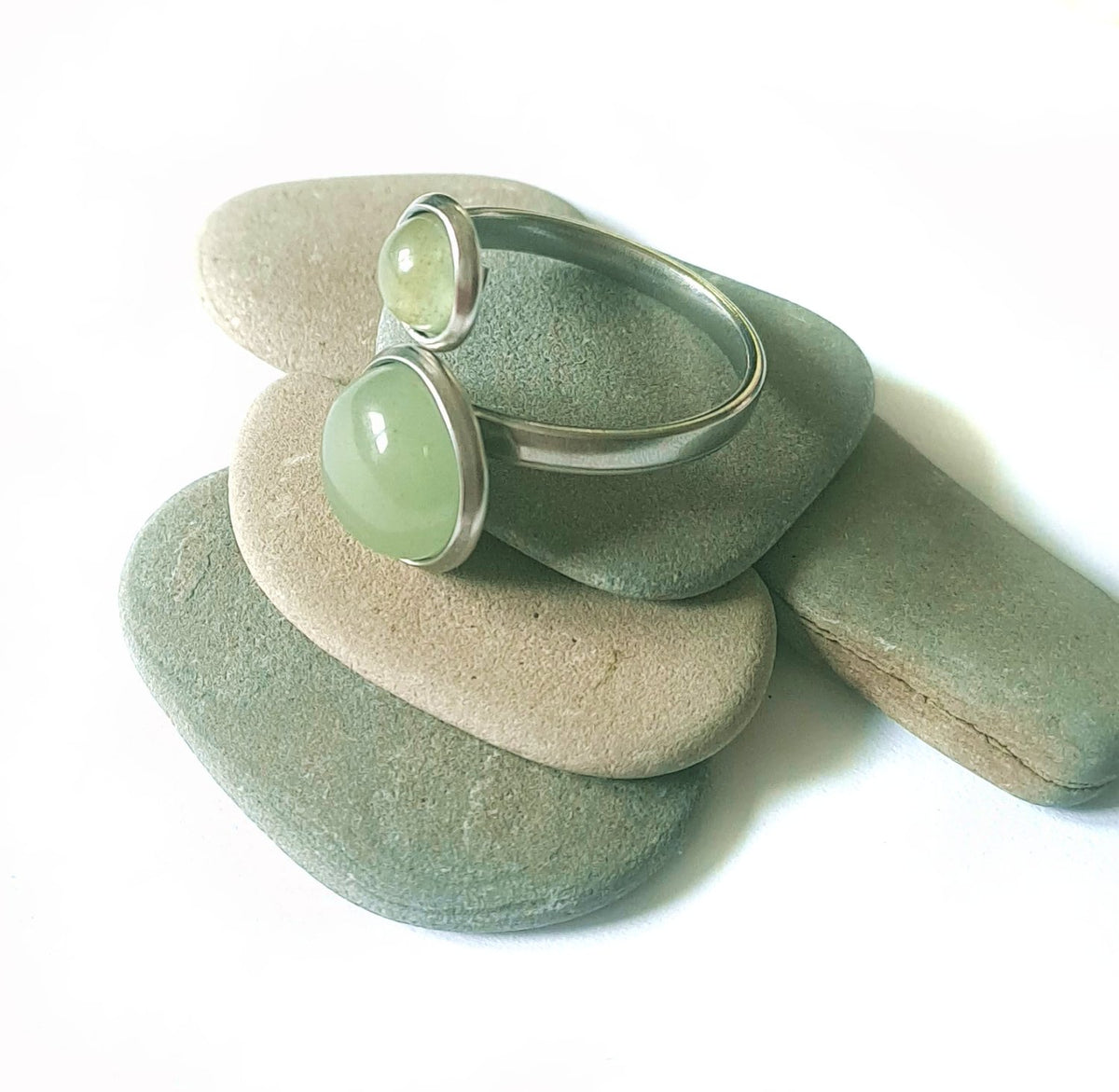 Verstellbarer Edelstahl-Ring mit zwei Aventurin-Cabochons (10 mm & 6 mm)
