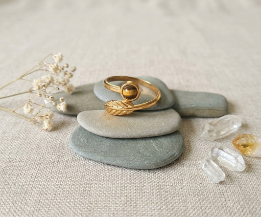 Edelstahl-Ring Blatt mit Tigerauge Gold – Verstellbar (Gr. 17,5)