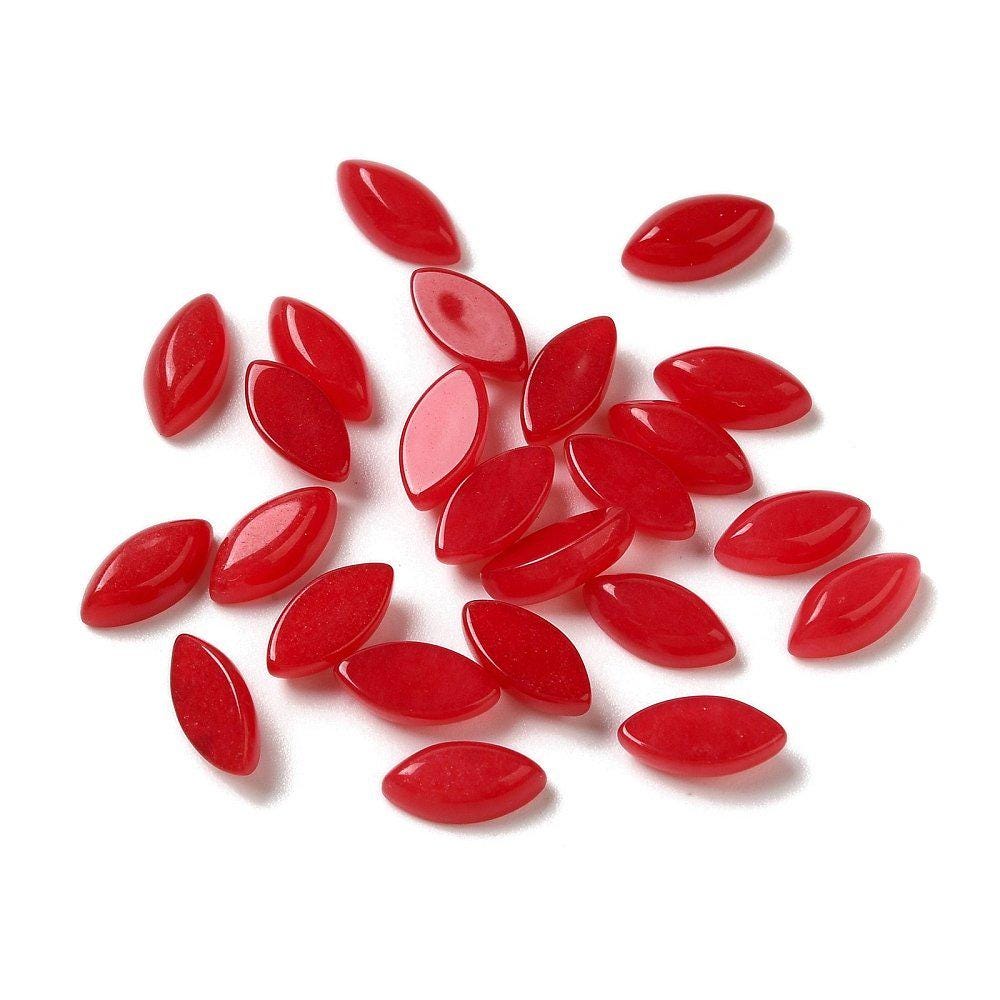 2 Stück Edelstein Cabochons, Jade, Pferdeauge, rot, 8 x 4 mm