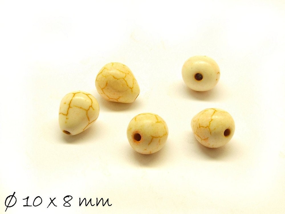 10 Stück synthetischer Türkis Tropfen weiß 8 x 6 mm