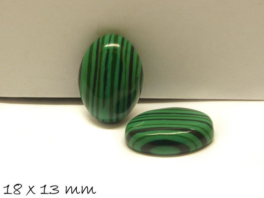 2 Stück Edelstein Cabochons, synthetischer Türkis (Malachit-Imitat), 18 x 13 mm