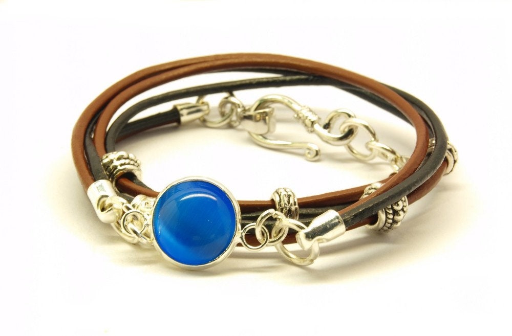 Armband Leder Cabochon Glas Cateye blau Armreif