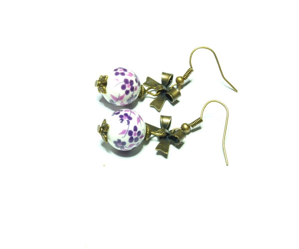 Ohrringe Porzellan Perle Blüten lila weiß Creole