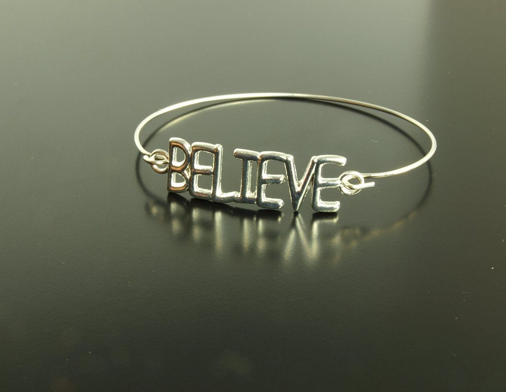 Armreifen Believe Glaube Schrift silbern Armband