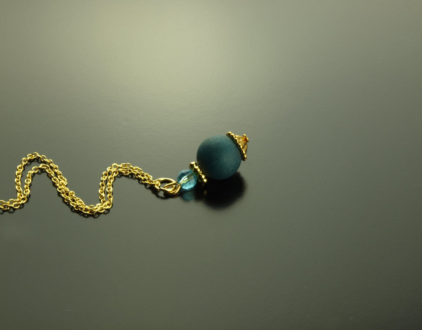 Kette Jade Edelstein Perle blau grün golden