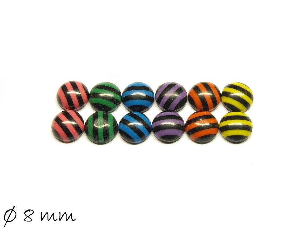 12 Stück runde Resin Cabochons 8 mm Mix 1