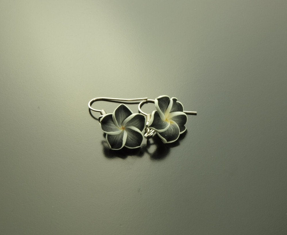 Ohrhänger Frangipani Blüte Blume Ohrring schwarz