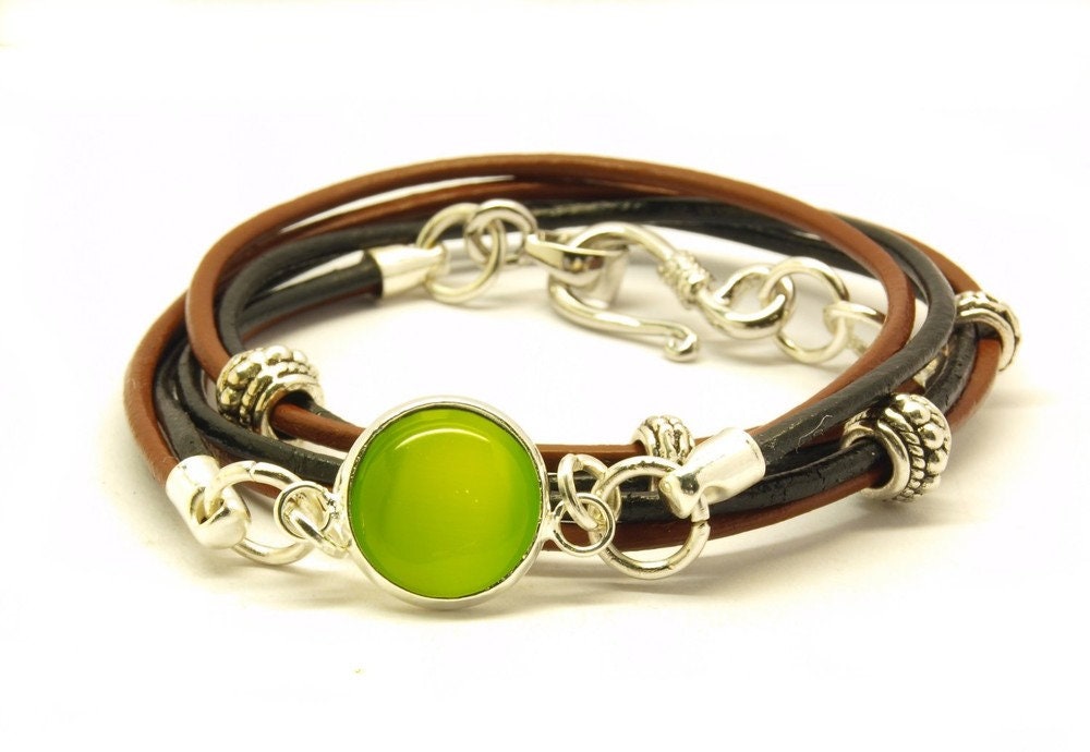 Armband Leder Cabochon Glas Cateye grün Armreif