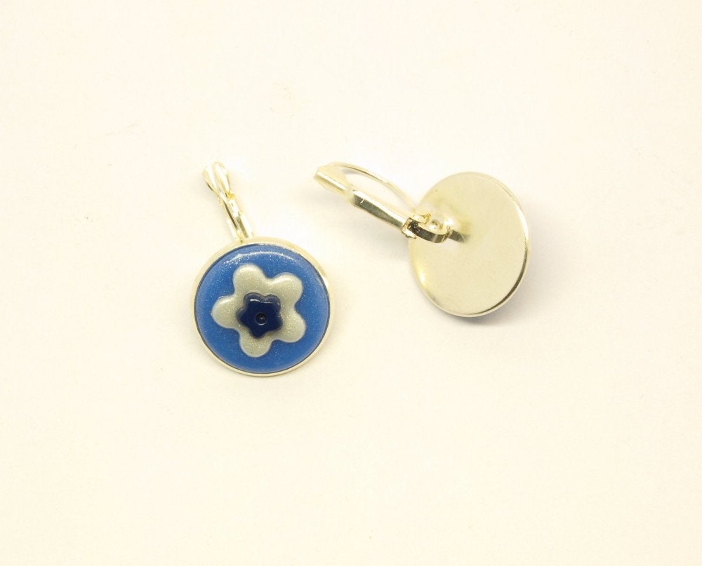 Ohrringe Cabochon Blume blau weiß gelb Creole Brisur nach Wahl Ohrhänger