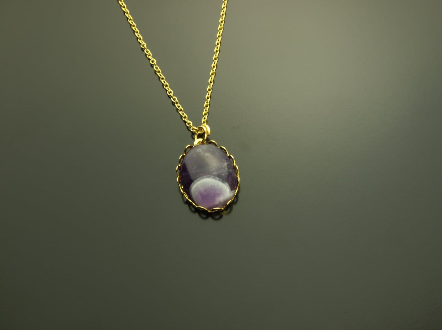 Kette Amethyst lila weiß Edelstein Cabochon Anhänger golden