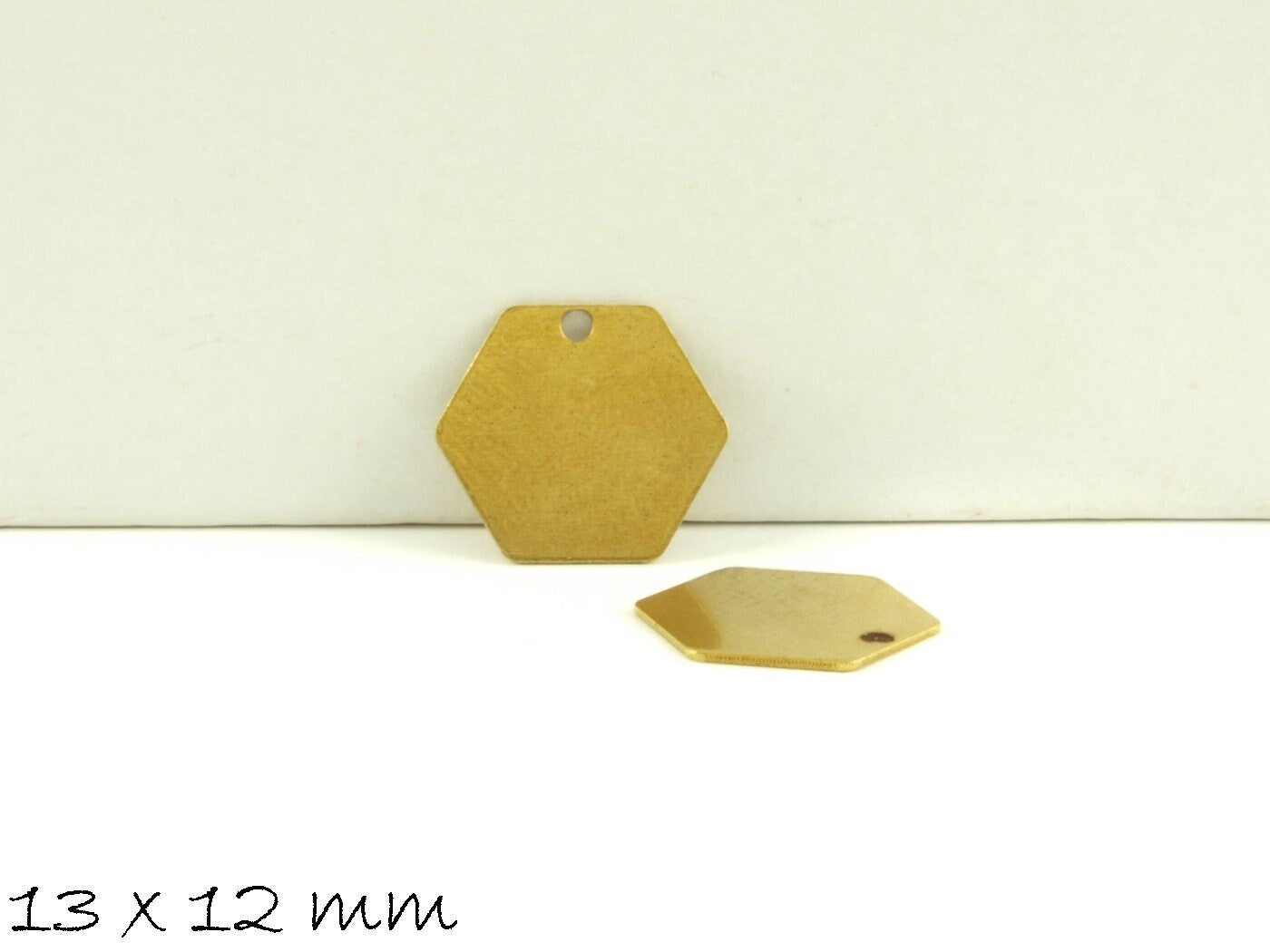 6 Stück Anhänger Stempel Hexagon Messing gold 13 x 12 mm