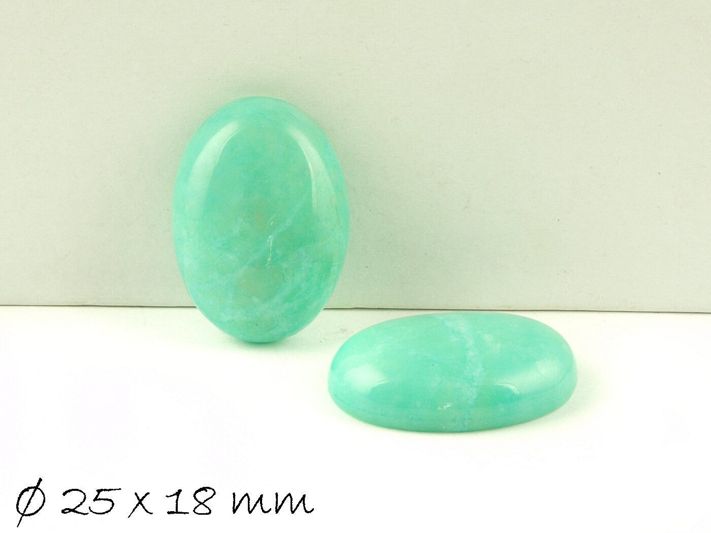 1 Stück ovaler Edelstein Cabochon, Jade, 25 x 18 mm türkis