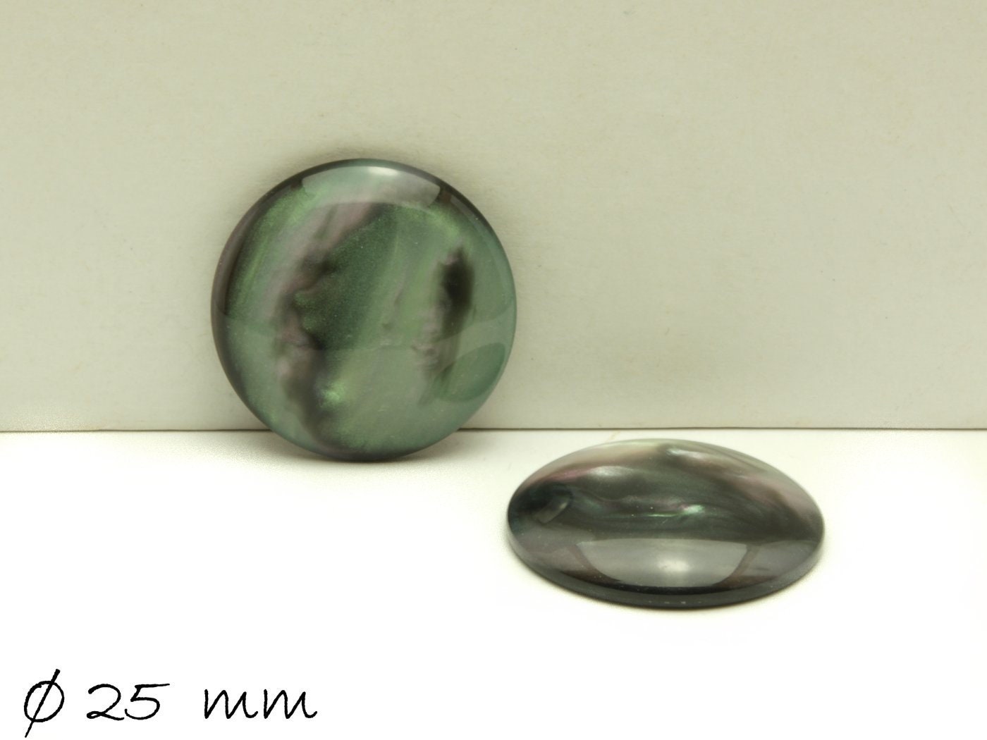 2 Stück Resin Cabochons in Perlmutt-Optik, Ø 25 mm