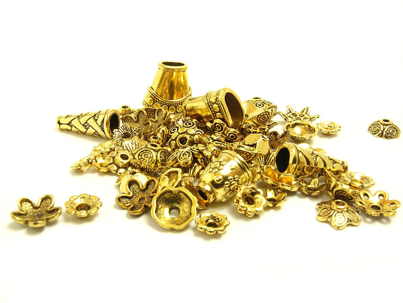 0,36EUR/g - 50 g Perlenkappen Mix, altgold ( ca. 100 Stück)